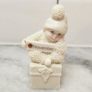 Snowbabies "A Smile To Treasure" NOVEMBER | Department 56